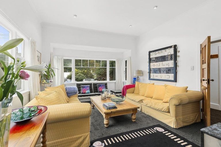 Photo of property in 353 Karori Road, Karori, Wellington, 6012