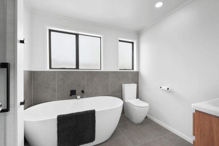 Photo of property in 6 Hamblyn Place, Ranui, Auckland, 0612