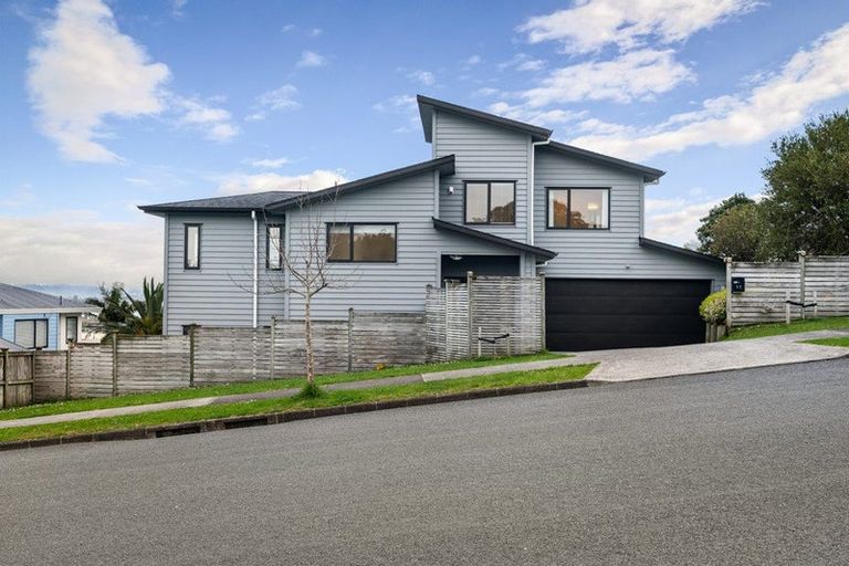 Photo of property in 11 Matisse Drive, West Harbour, Auckland, 0618