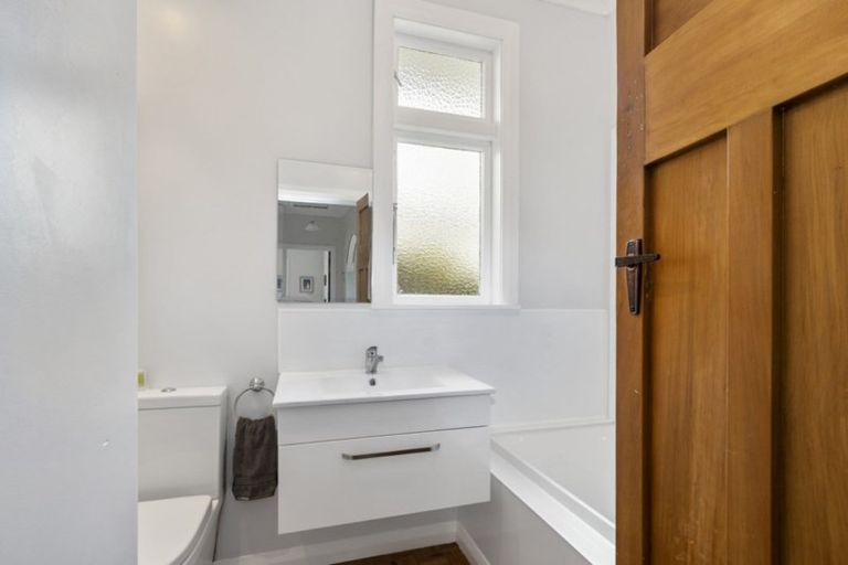 Photo of property in 142 Waiwhetu Road, Waterloo, Lower Hutt, 5011