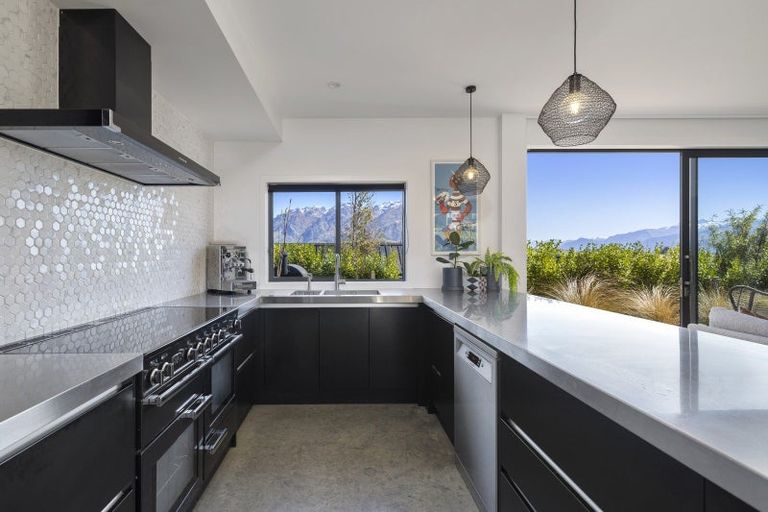 Photo of property in 9 Falconer Rise, Jacks Point, Queenstown, 9371