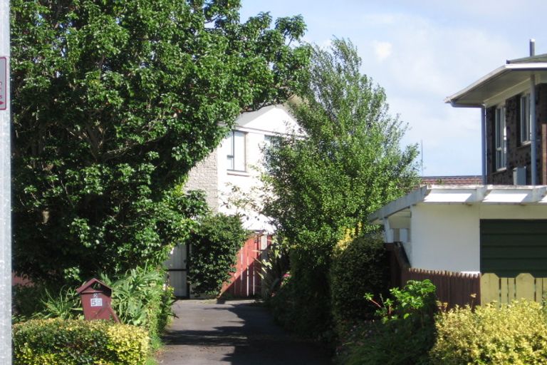 Photo of property in 2/59 Butley Drive, Farm Cove, Auckland, 2012