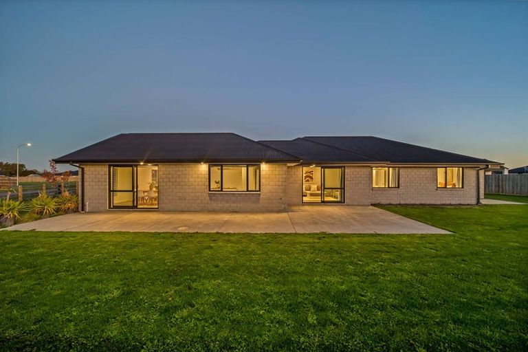 Photo of property in 1 Harrier Place, Amberley, 7410