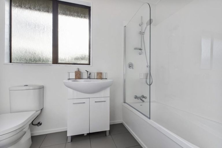 Photo of property in 48 Brixton Road, Manly, Whangaparaoa, 0930