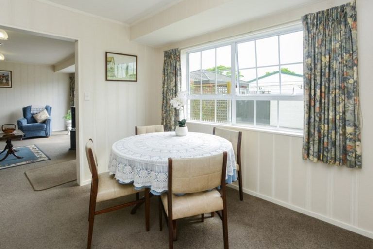 Photo of property in 2/102 Terrace Road, Parkvale, Hastings, 4122