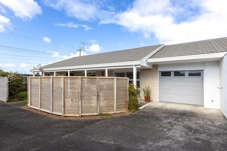 Photo of property in 32a Edward Avenue, Orewa, 0931