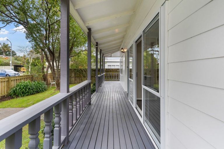 Photo of property in 1/54 De Quincey Terrace, Highland Park, Auckland, 2010