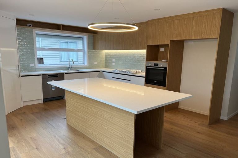 Photo of property in 62a Vandeleur Avenue, Birkdale, Auckland, 0626