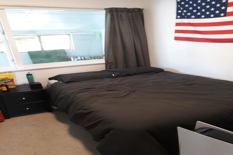 Photo of property in 20 Fowler Street, Northcote, Auckland, 0627