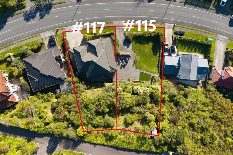 Photo of property in 115 Woodman Drive, Tawa, Wellington, 5028