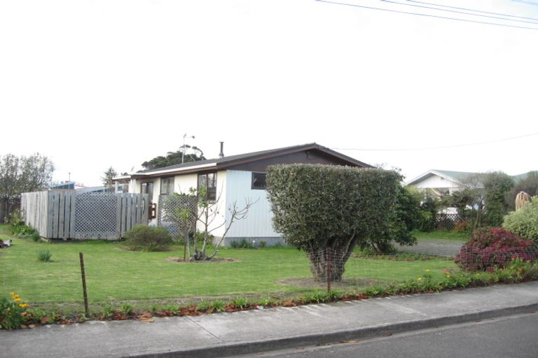 Photo of property in 20 Iti Street, Otaki, 5512