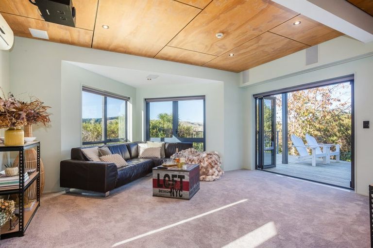 Photo of property in 3 Coroglen Rise, Pukerua Bay, 5026