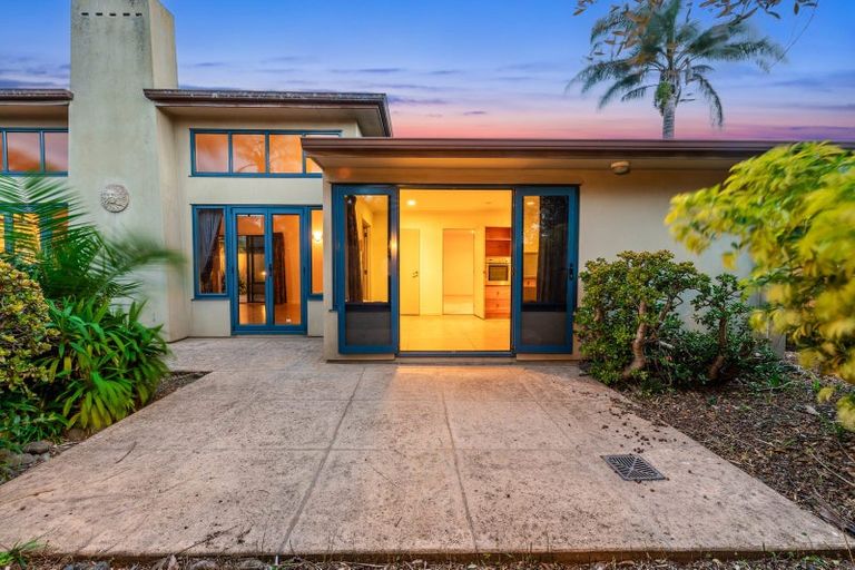 Photo of property in 1 Maghera Drive, East Tamaki, Auckland, 2016