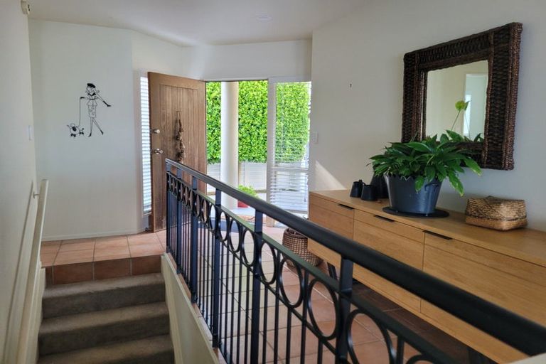 Photo of property in 2/11a Prospect Terrace, Milford, Auckland, 0620