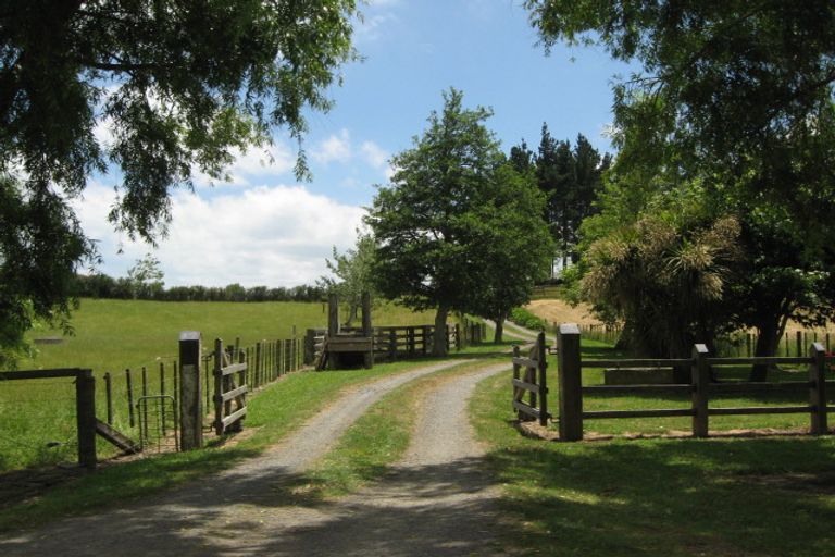 Photo of property in 27 Birch Road, Karaka, Papakura, 2580