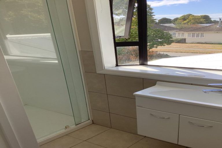 Photo of property in 50 Hooker Avenue, Bryndwr, Christchurch, 8053