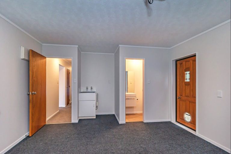 Photo of property in 161a Bath Street, Levin, 5510