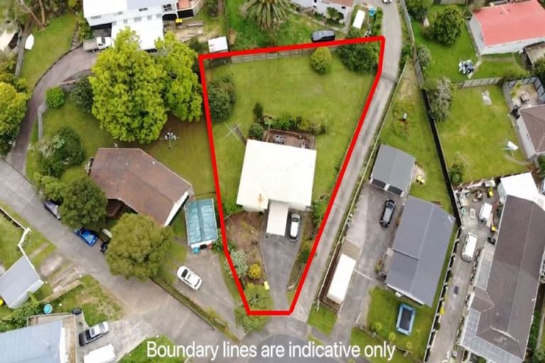 Photo of property in 11 Glenfinn Place, Massey, Auckland, 0614