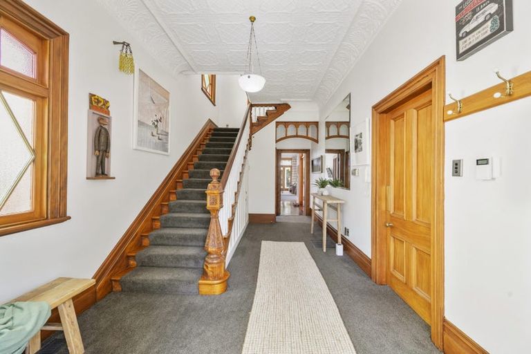 Photo of property in 19 Brougham Street, Mount Victoria, Wellington, 6011