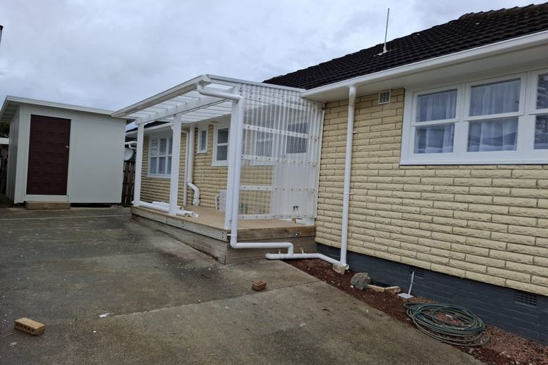 Photo of property in 28 Plumley Crescent, Mangere, Auckland, 2022