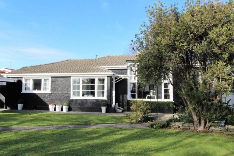 Photo of property in 24 Rewa Street, Takaro, Palmerston North, 4412