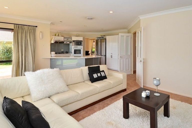 Photo of property in 22 Castlehill Court, Wattle Downs, Auckland, 2103