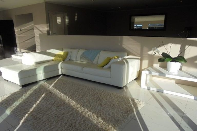 Photo of property in 19 Hawaiian Parade, Arkles Bay, Whangaparaoa, 0932