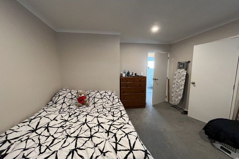 Photo of property in 9 Lisa Rise, Half Moon Bay, Auckland, 2012