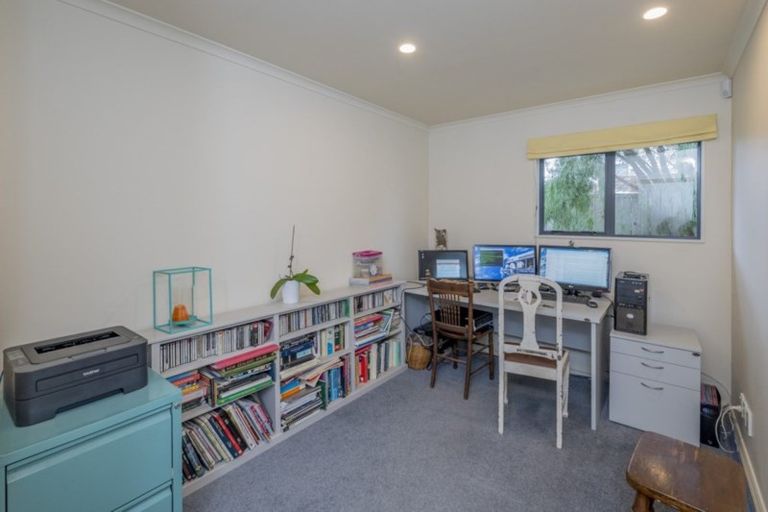 Photo of property in 8 Te Ropata Place, Waikanae Beach, Waikanae, 5036