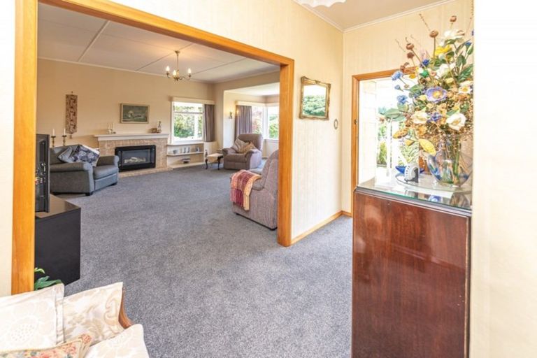 Photo of property in 17 Tulloch Street, Saint Johns Hill, Whanganui, 4500