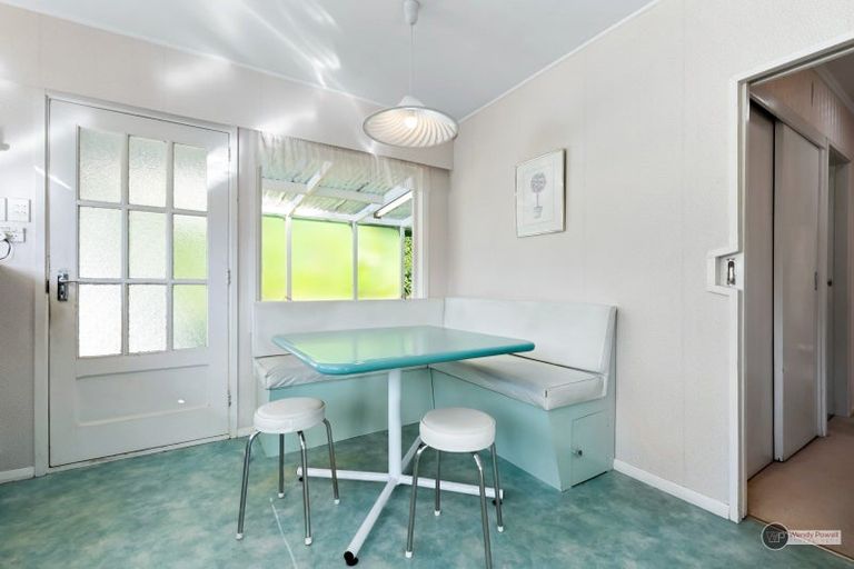 Photo of property in 33 James Grove, Stokes Valley, Lower Hutt, 5019