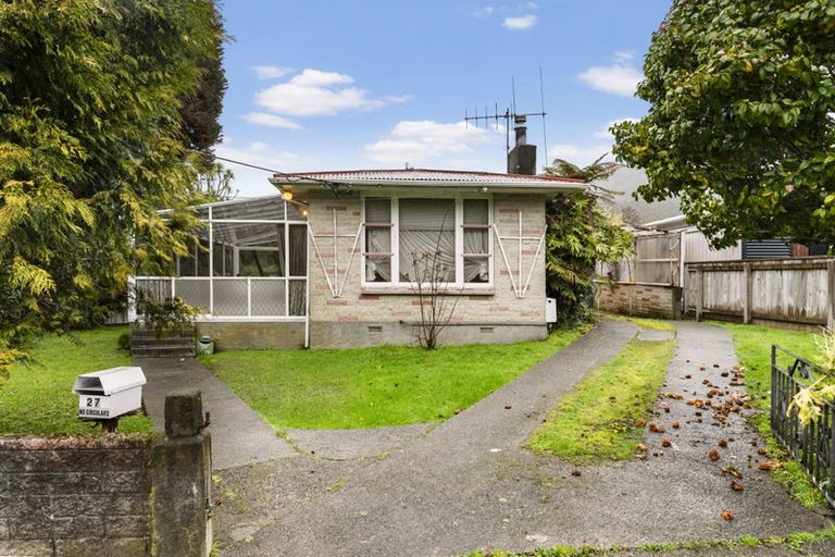 Photo of property in 27 Lees Grove, Wainuiomata, Lower Hutt, 5014