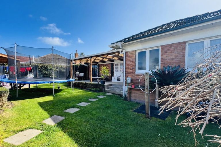 Photo of property in 11 Owens Road, Waiuku, 2123