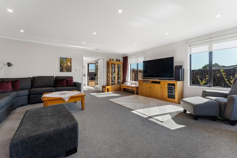 Photo of property in 53 Alberta Road, Glen Avon, New Plymouth, 4312