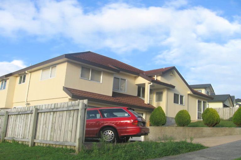 Photo of property in 5 Chastudon Place, Tawa, Wellington, 5028