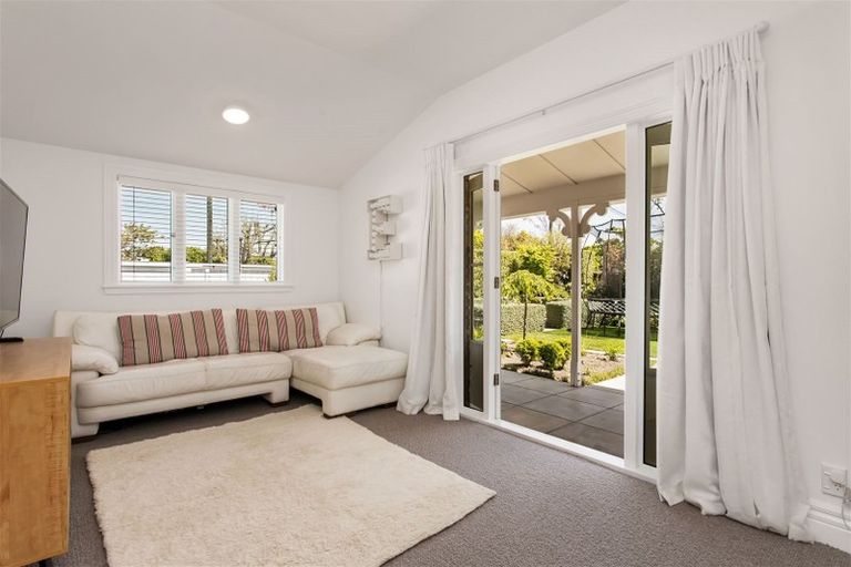 Photo of property in 40 Weka Street, Fendalton, Christchurch, 8041