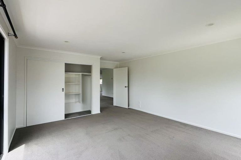 Photo of property in 15 Aronia Way, Goodwood Heights, Auckland, 2105