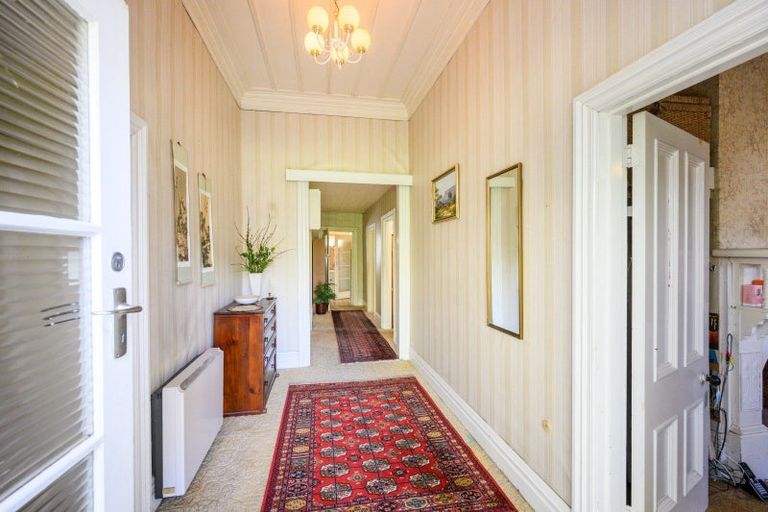 Photo of property in 19 Pahiatua Street, Hokowhitu, Palmerston North, 4410