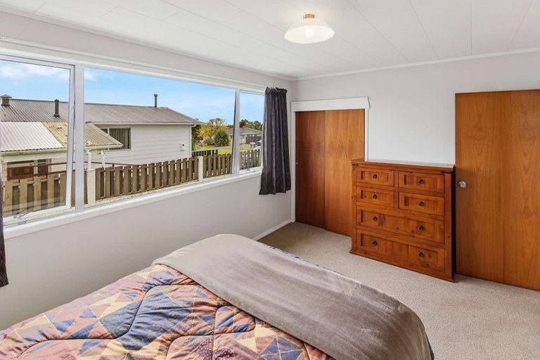 Photo of property in 32 Clifton Drive, Waitara, 4320