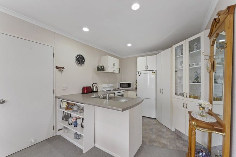 Photo of property in 2/156 Carrington Street, Lower Vogeltown, New Plymouth, 4310