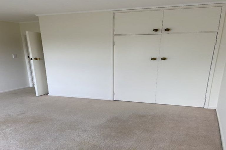 Photo of property in 1/2a Ascot Avenue, Narrow Neck, Auckland, 0624