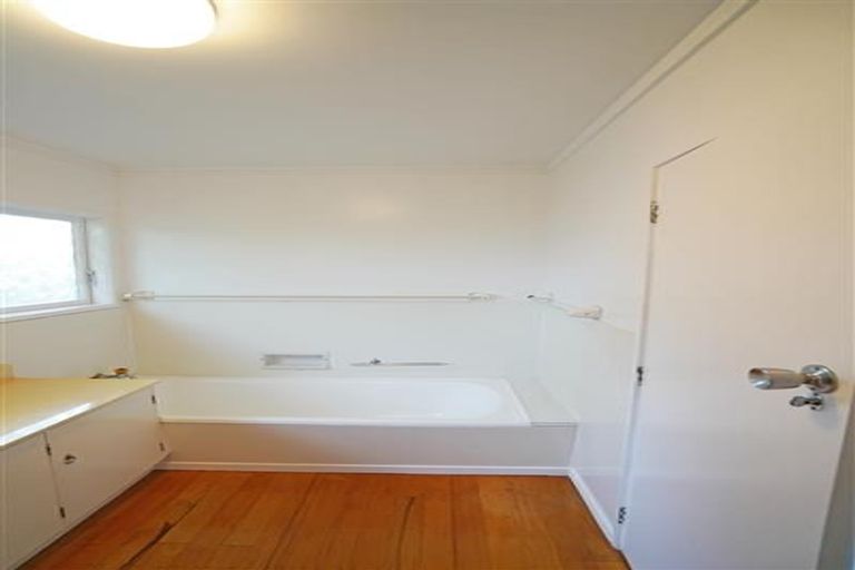 Photo of property in 8 Nicholson Place, Hillcrest, Auckland, 0627