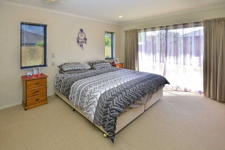 Photo of property in 33 Croftview Road, Wattle Downs, Auckland, 2103