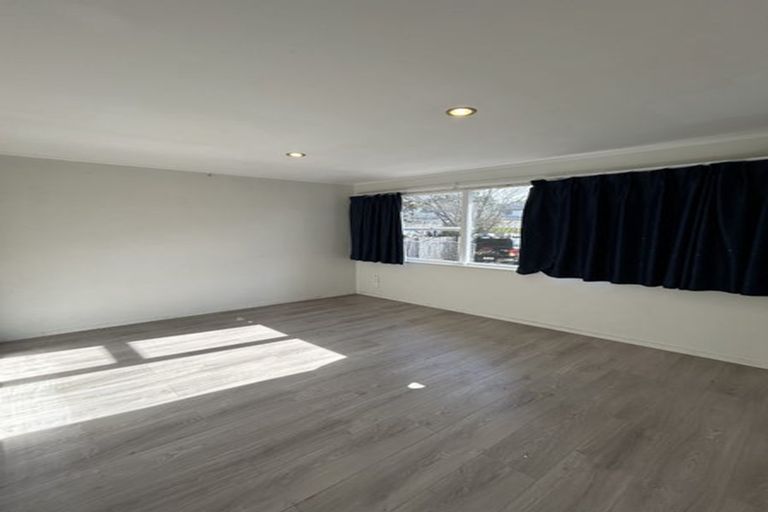 Photo of property in 30c Pinedale Place, Henderson, Auckland, 0610