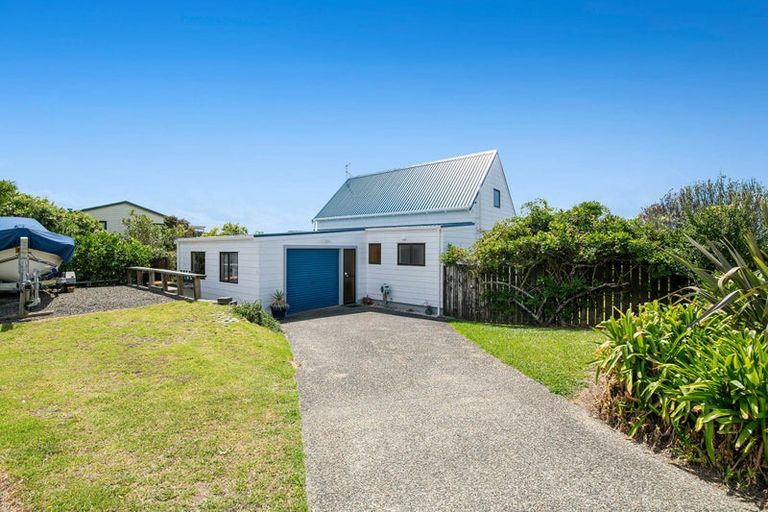 Photo of property in 18 Kotuku Place, Snells Beach, 0920