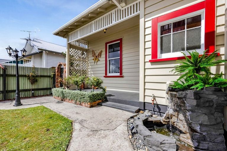 Photo of property in 54 Disraeli Street, Hawera, 4610