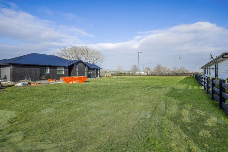 Photo of property in 3 Munro Oak Lane, Clevedon, 2582