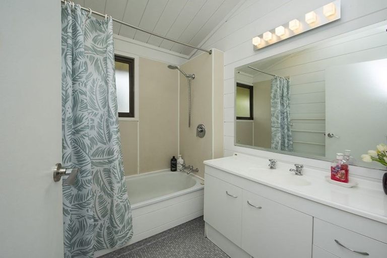 Photo of property in 5 Tuara Place, Rotorua, 3010