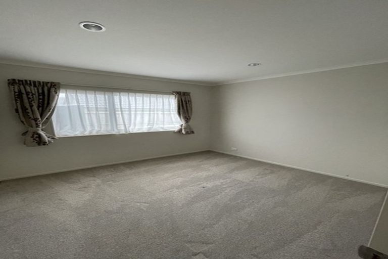 Photo of property in 35 Kuhanui Drive, Karaka, Papakura, 2113