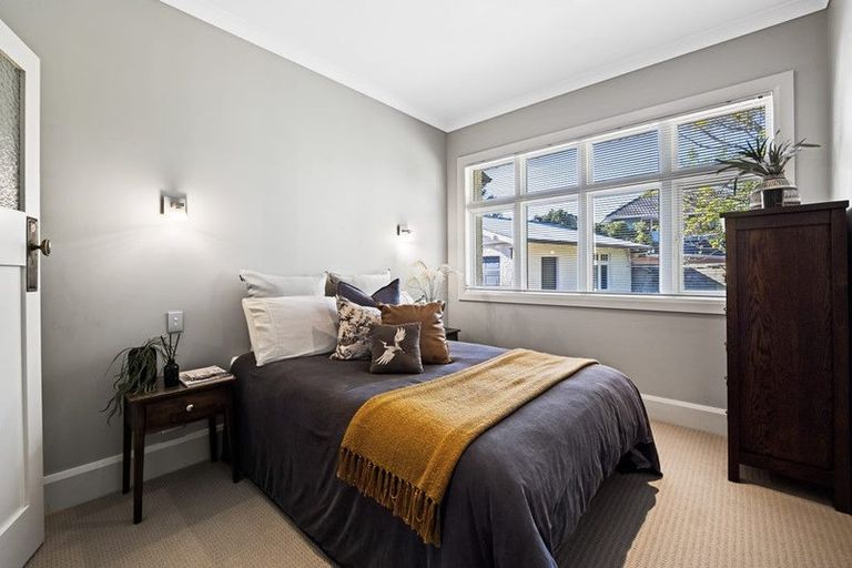 Photo of property in 83 Carrington Street, Lower Vogeltown, New Plymouth, 4310